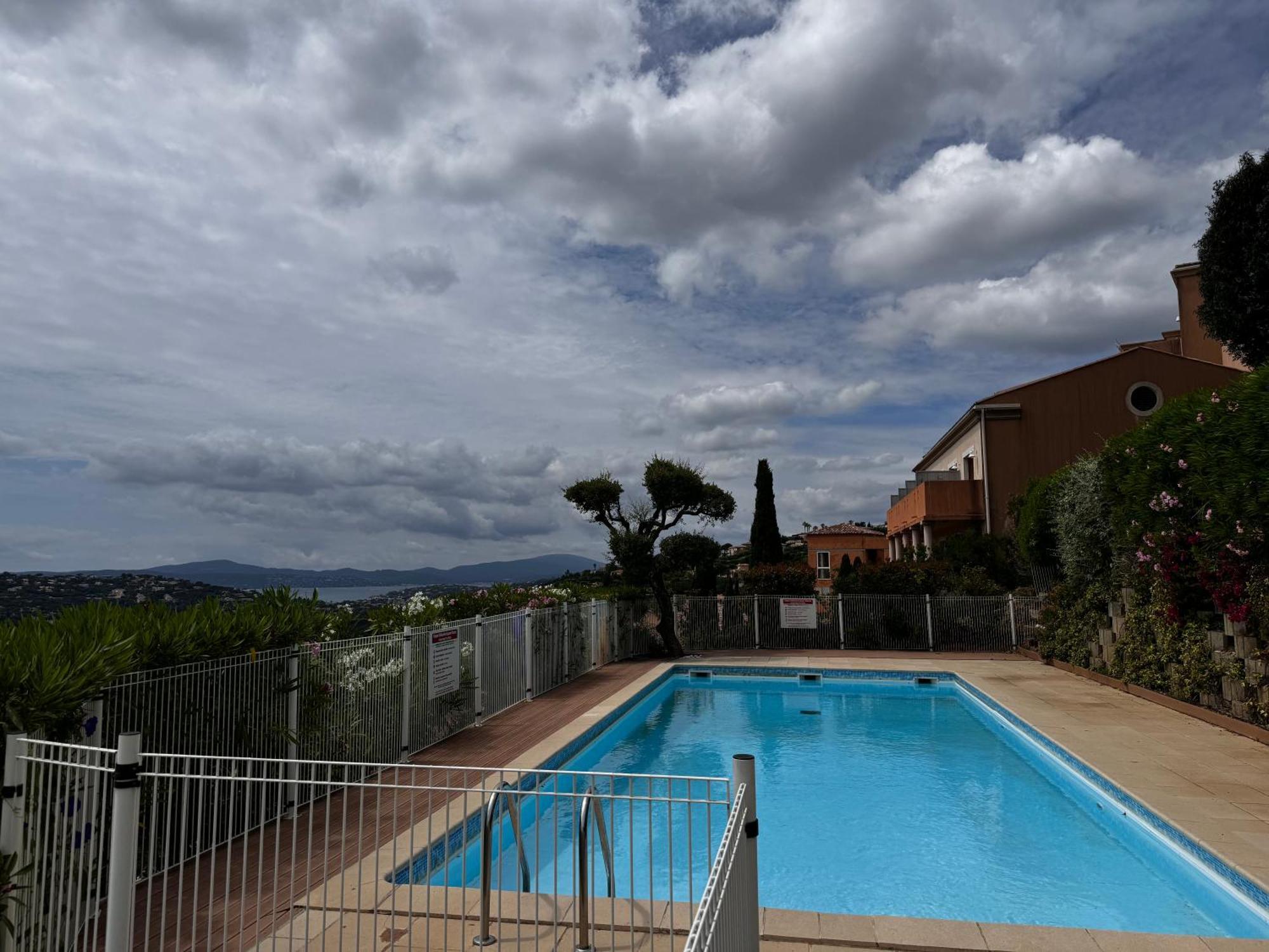 Les Cigales, Superbe Vue - Golfe De Sainte-Maxime Apartment Luaran gambar