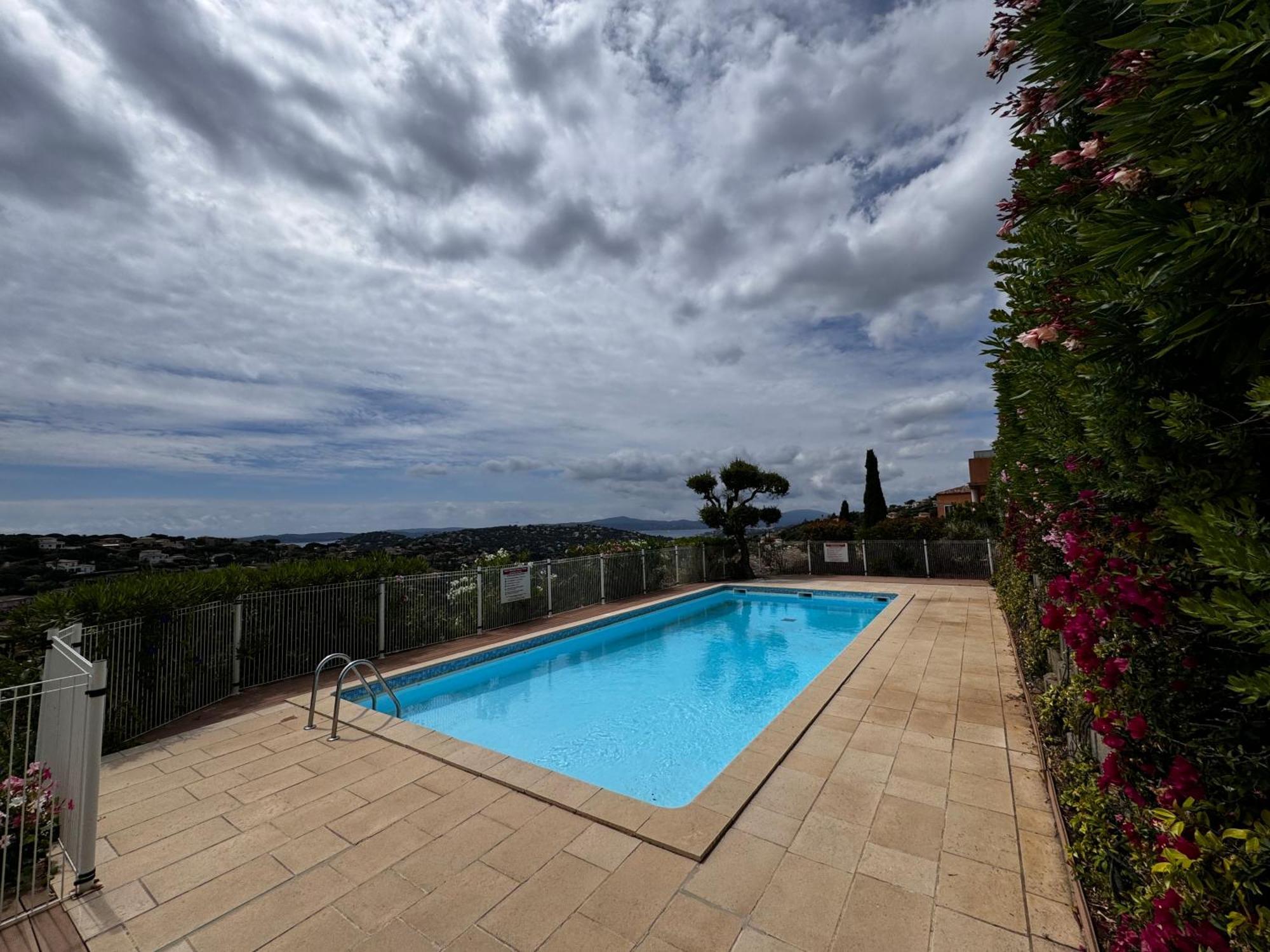 Les Cigales, Superbe Vue - Golfe De Sainte-Maxime Apartment Luaran gambar